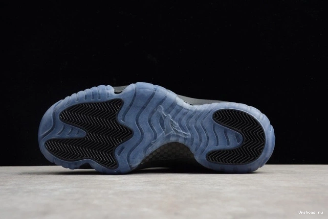 378037-005 Cap 11 Gown  Jordan and Retro 1123